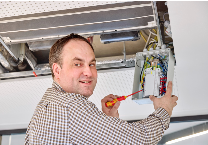 the new Catan C1 EN controller