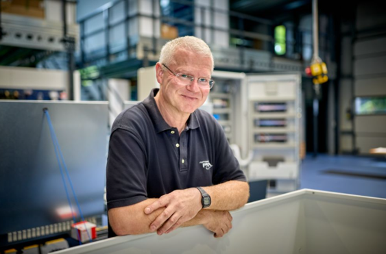 Material flow workshop for control cabinet building efficiency
