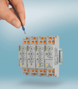 Compact monitoring relays for quick wiring
